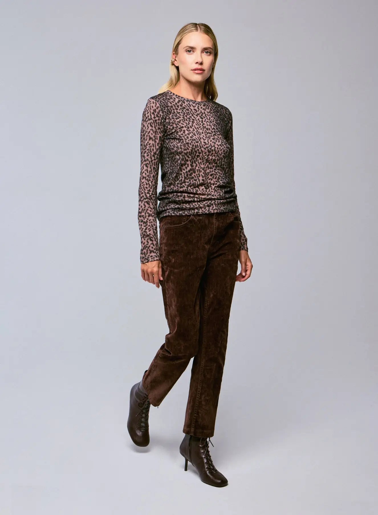 Cotton Cashmere Long Sleeve Leopard Novelty Crewneck T-Shirt - CREWNECK L/S - Majestic Filatures North America