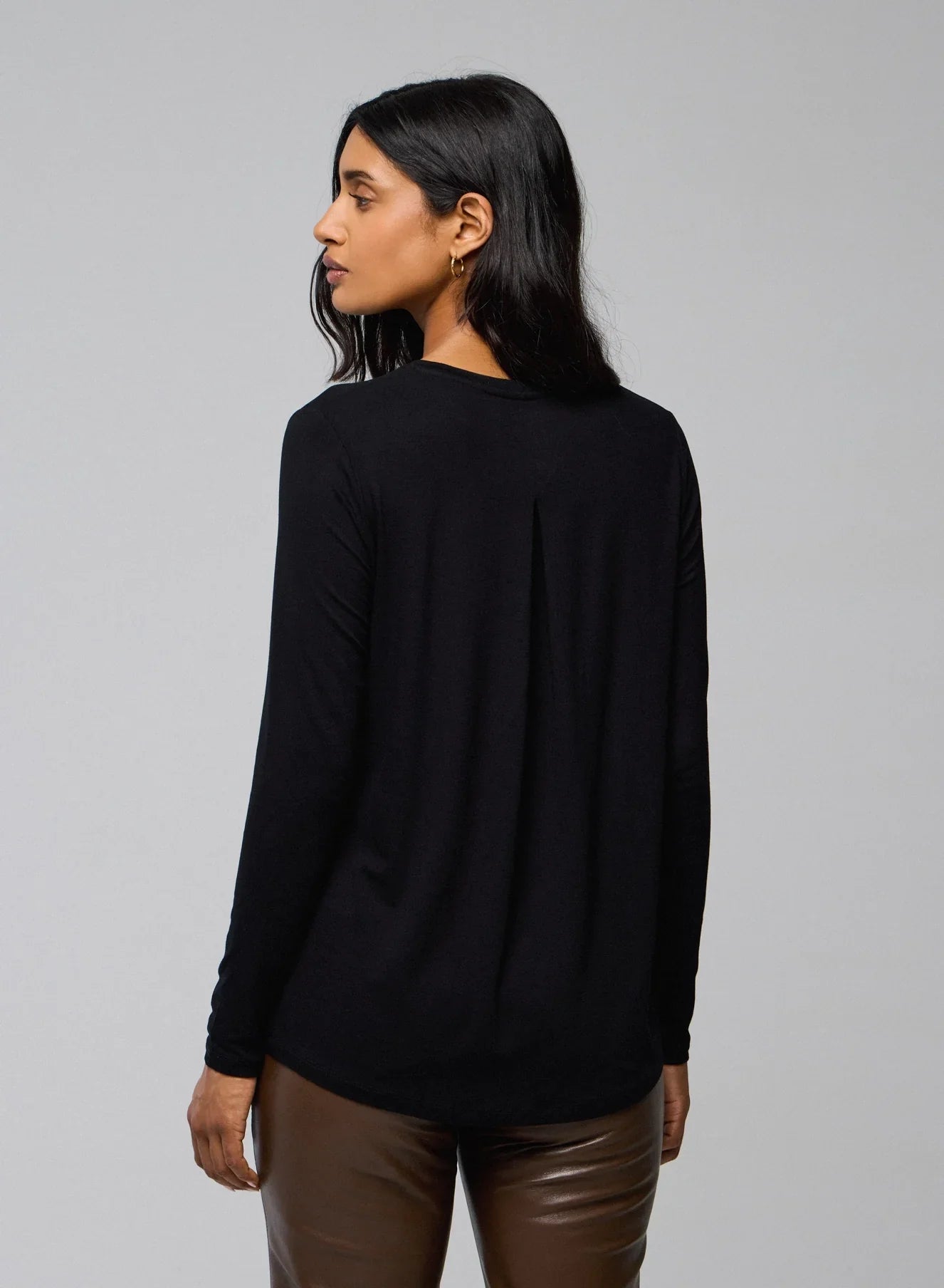 Soft Touch Long Sleeve Crewneck With Back Pleat - CREW L/S - Majestic Filatures North America