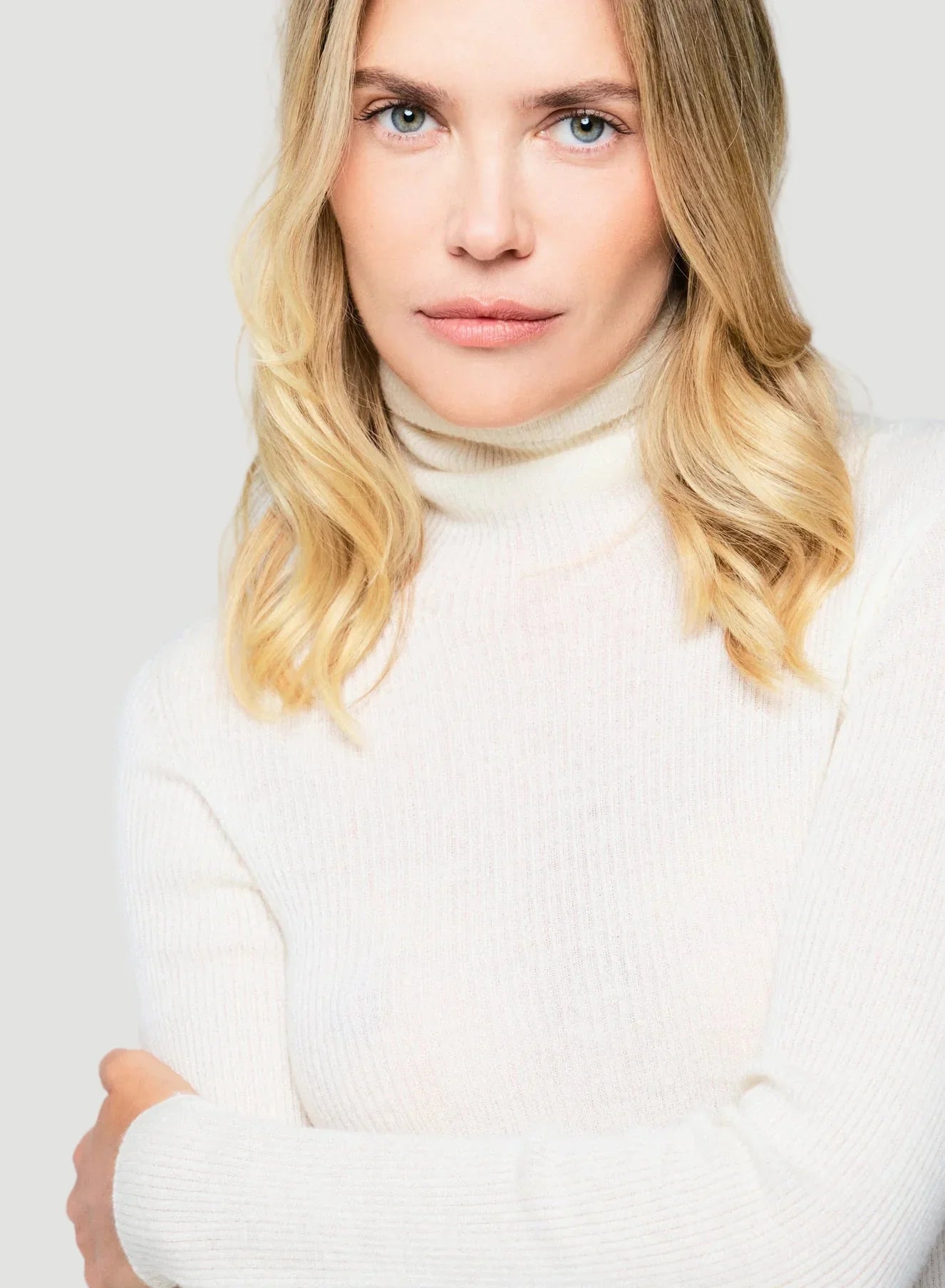 Cashmere Micro Rib Long Sleeve Turtleneck - TURTLENECK L/S - Majestic Filatures North America