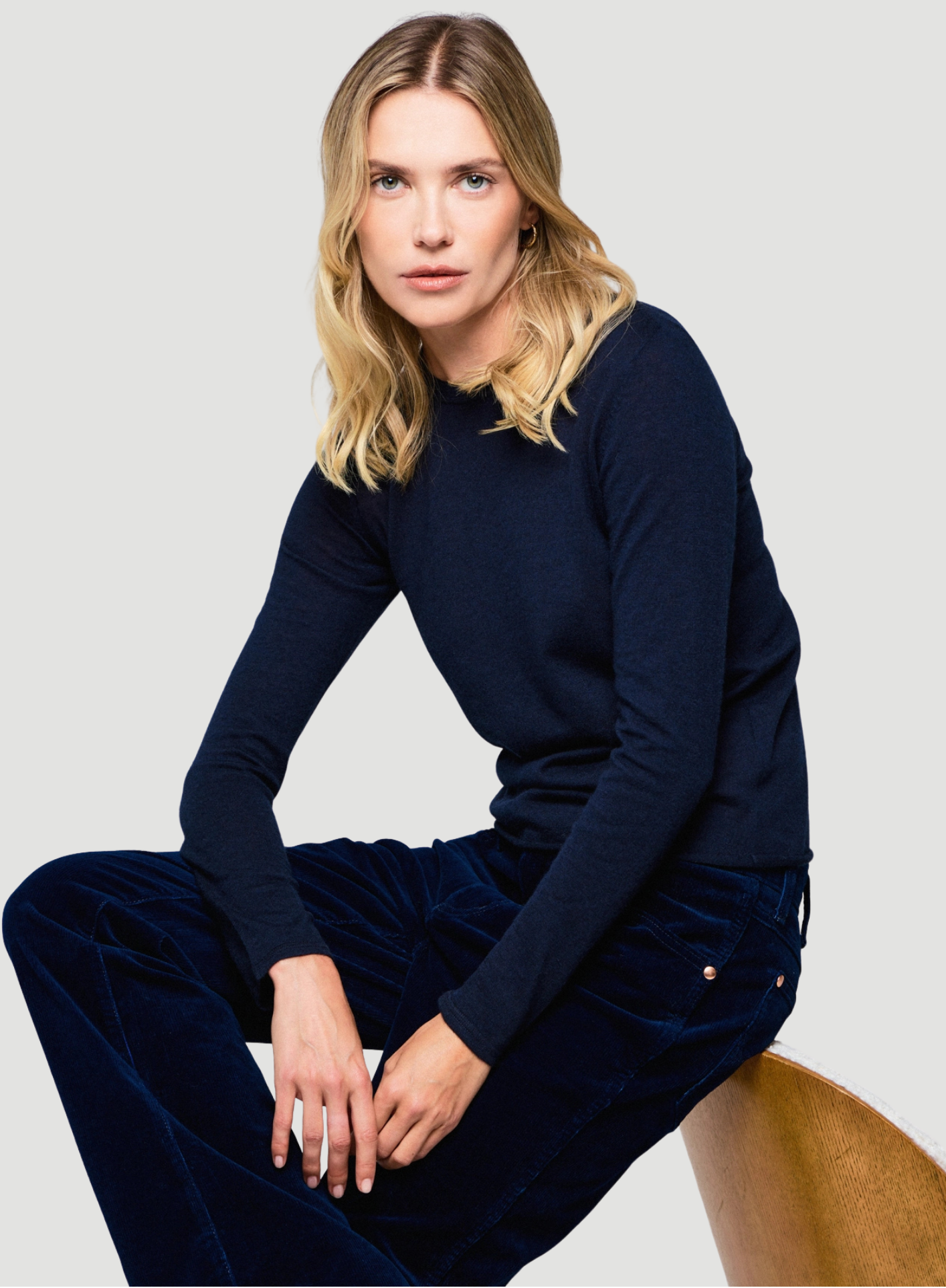 100% Machine Washable Cashmere Long Sleeve Crewneck - CREW L/S - Majestic Filatures North America