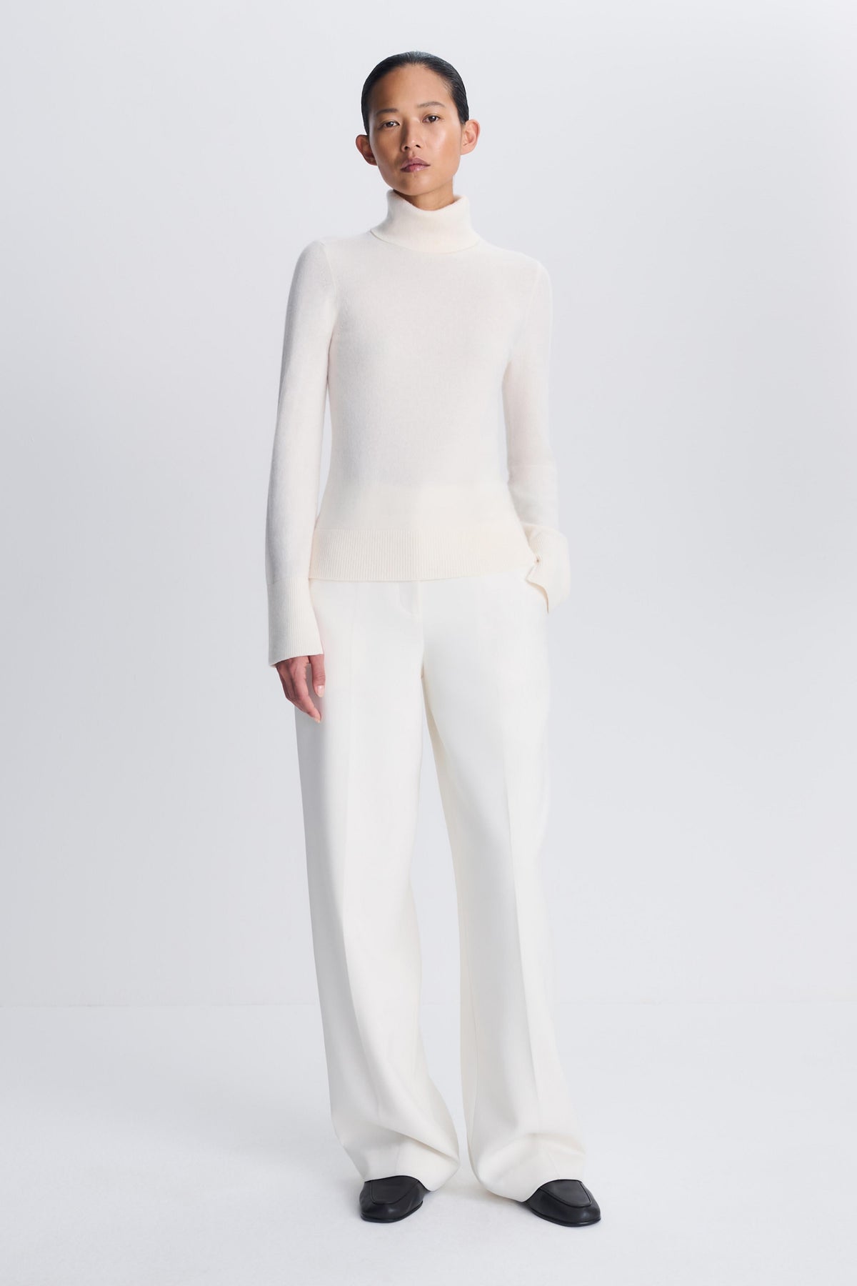 Fenwick T Neck Ivory