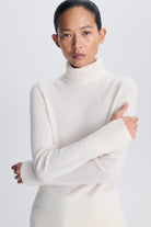 Fenwick T Neck Ivory