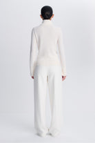 Fenwick T Neck Ivory