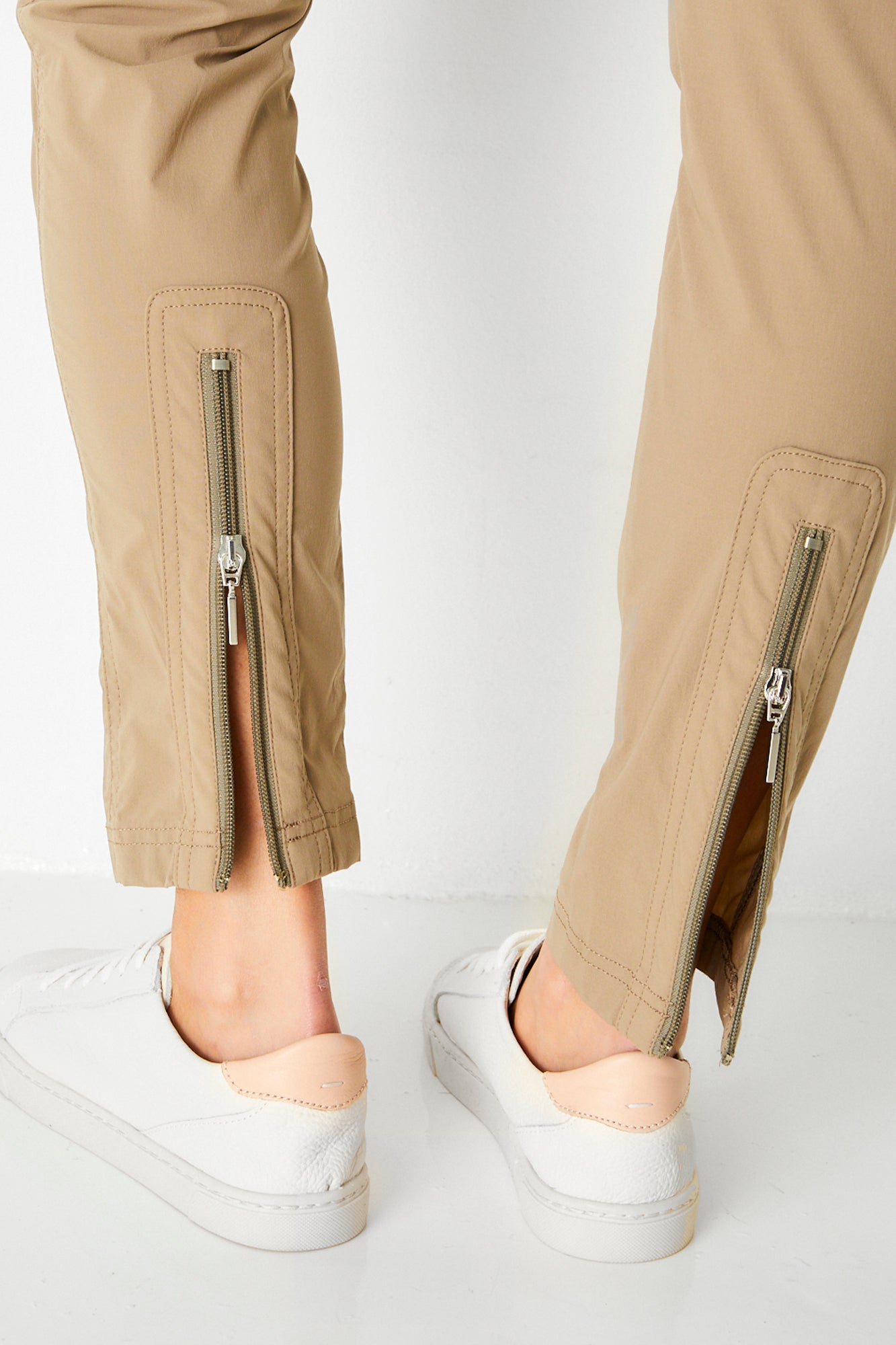 khaki||
