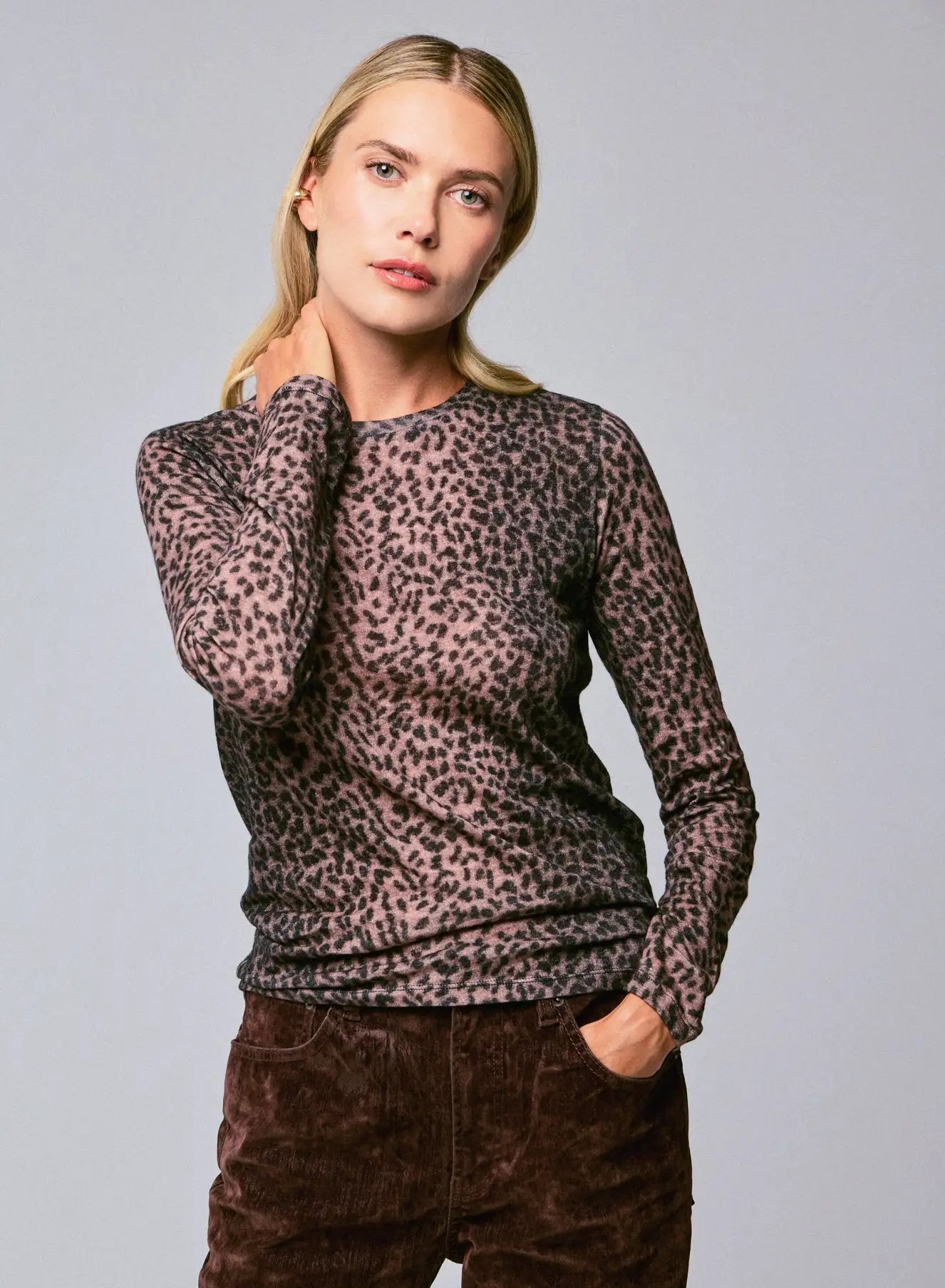 Cotton Cashmere Long Sleeve Leopard Novelty Crewneck T-Shirt - CREWNECK L/S - Majestic Filatures North America