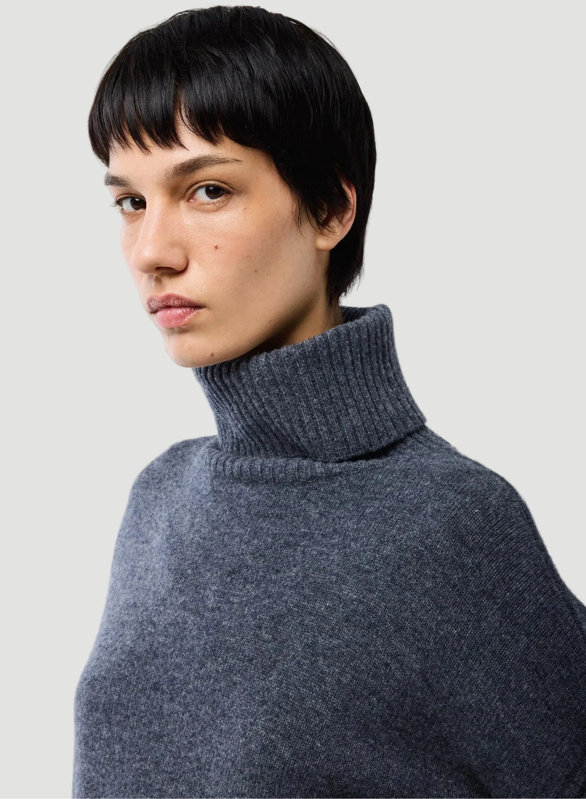 Merino Knit Long Sleeve Turtleneck Sweater - TURTLENECK L/S - Majestic Filatures North America