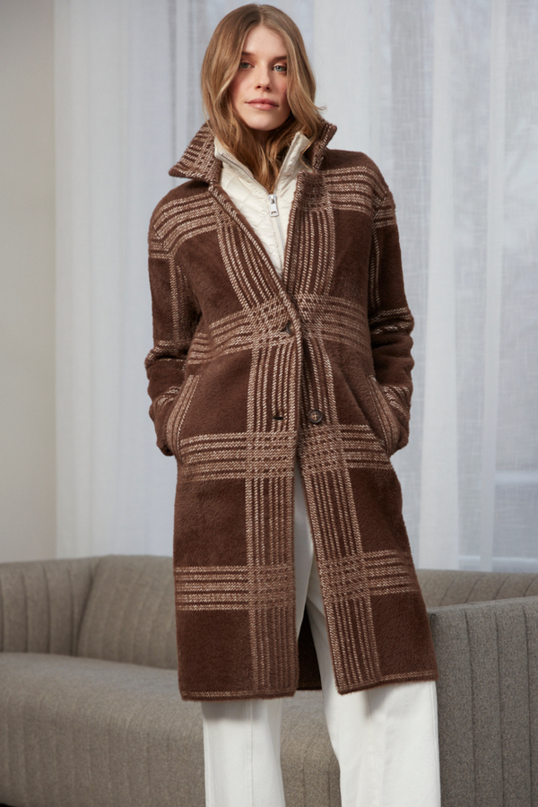 Lorie, single breasted knit coat