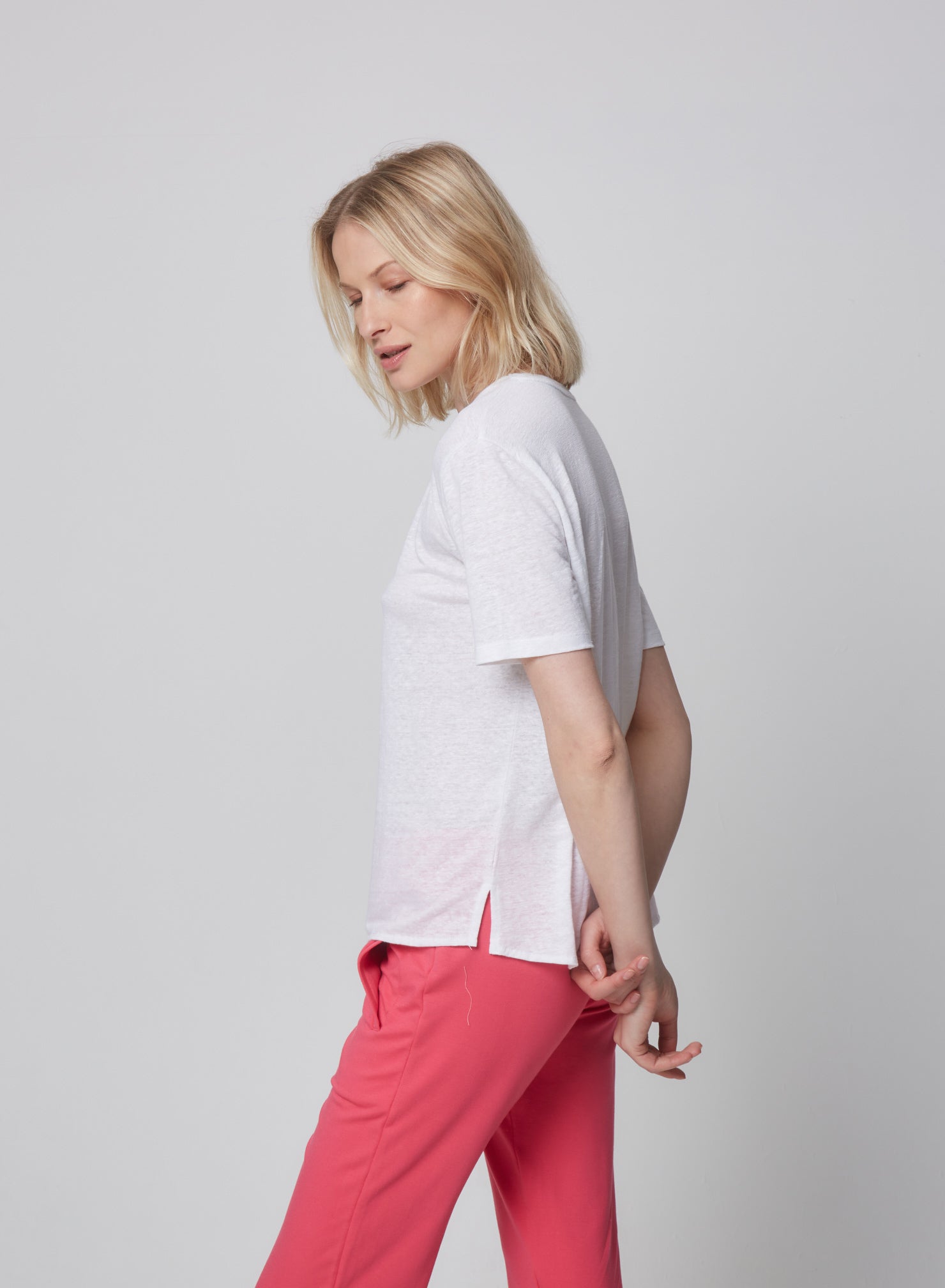 Stretch Linen Relaxed Fit Elbow Sleeve Crewneck T-Shirt - CREW ELBOW SLV - Majestic Filatures North America
